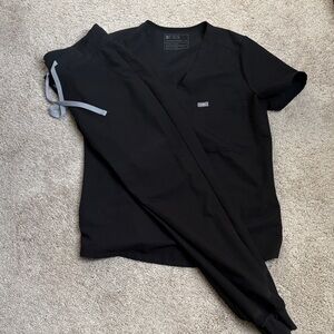 Figs Black Scrub Set with Gray Accents